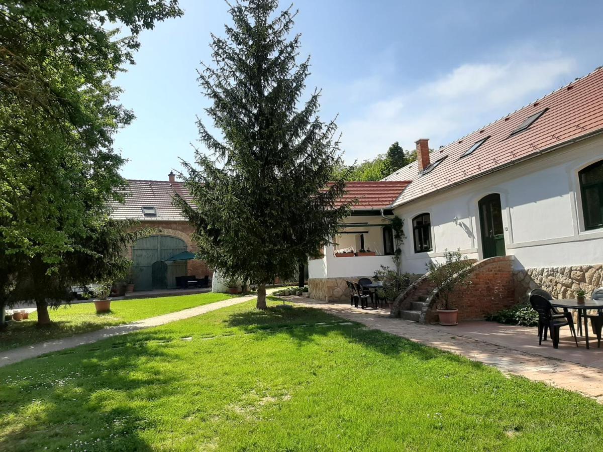 Natura Panzio&Apartmanhaz Orfű Exteriör bild