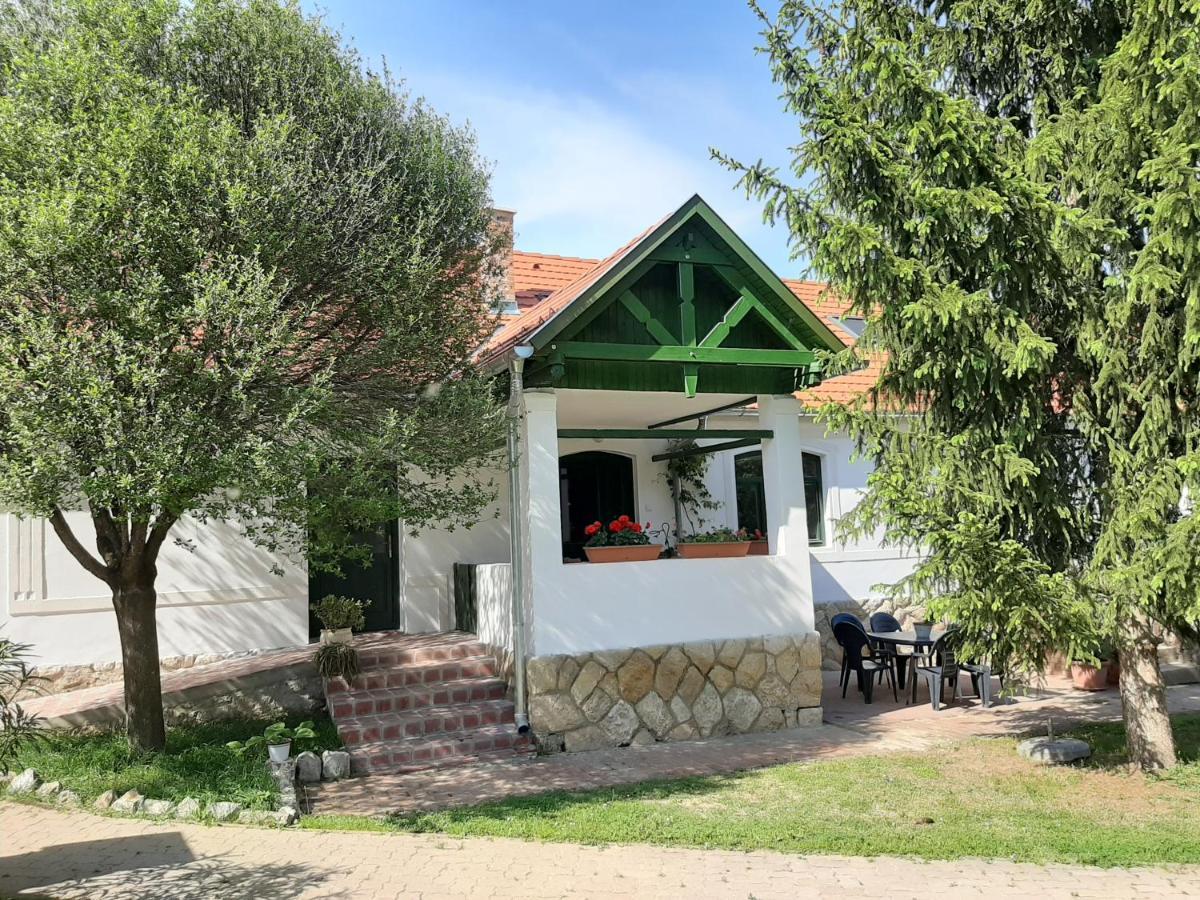 Natura Panzio&Apartmanhaz Orfű Exteriör bild