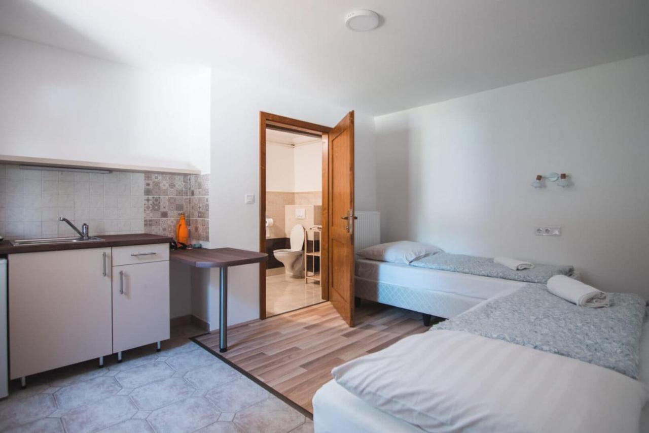 Natura Panzio&Apartmanhaz Orfű Exteriör bild